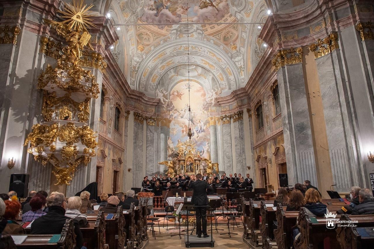 19-én vasárnap: Karácsonyi koncert lesz a Ciszterci templomban